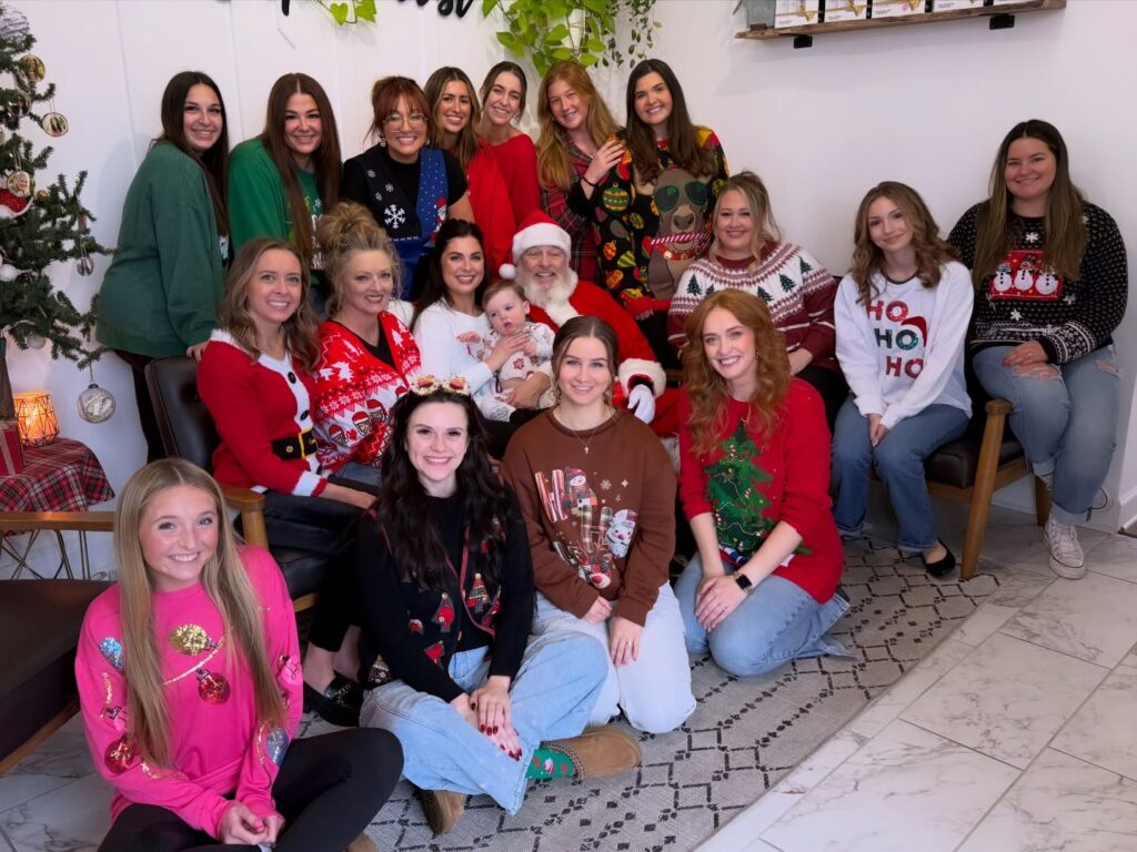 Instagram post from salonandspadecrist. This post is in position 0.